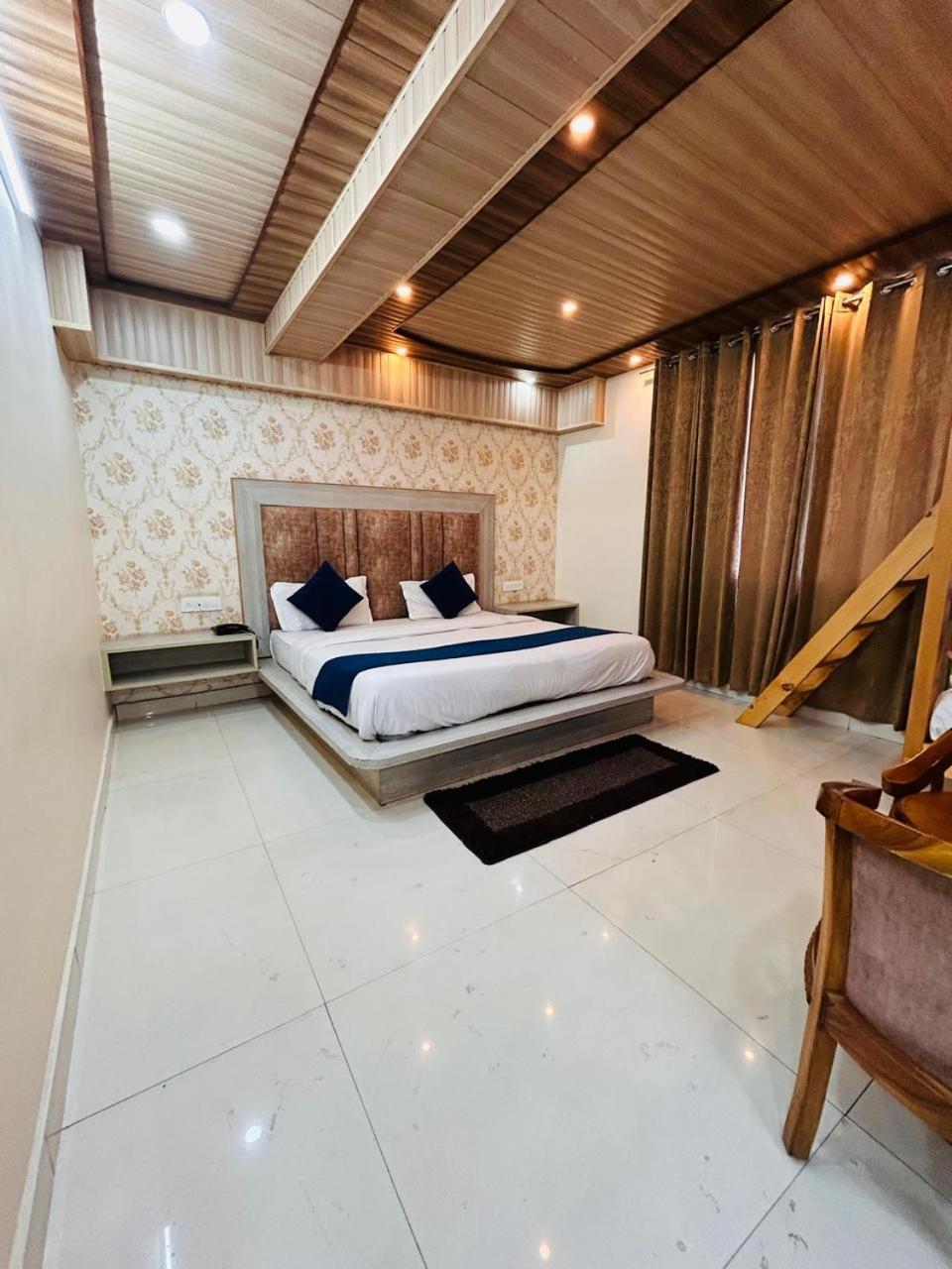 Yog Maya Regency B&B Шимла Екстериор снимка