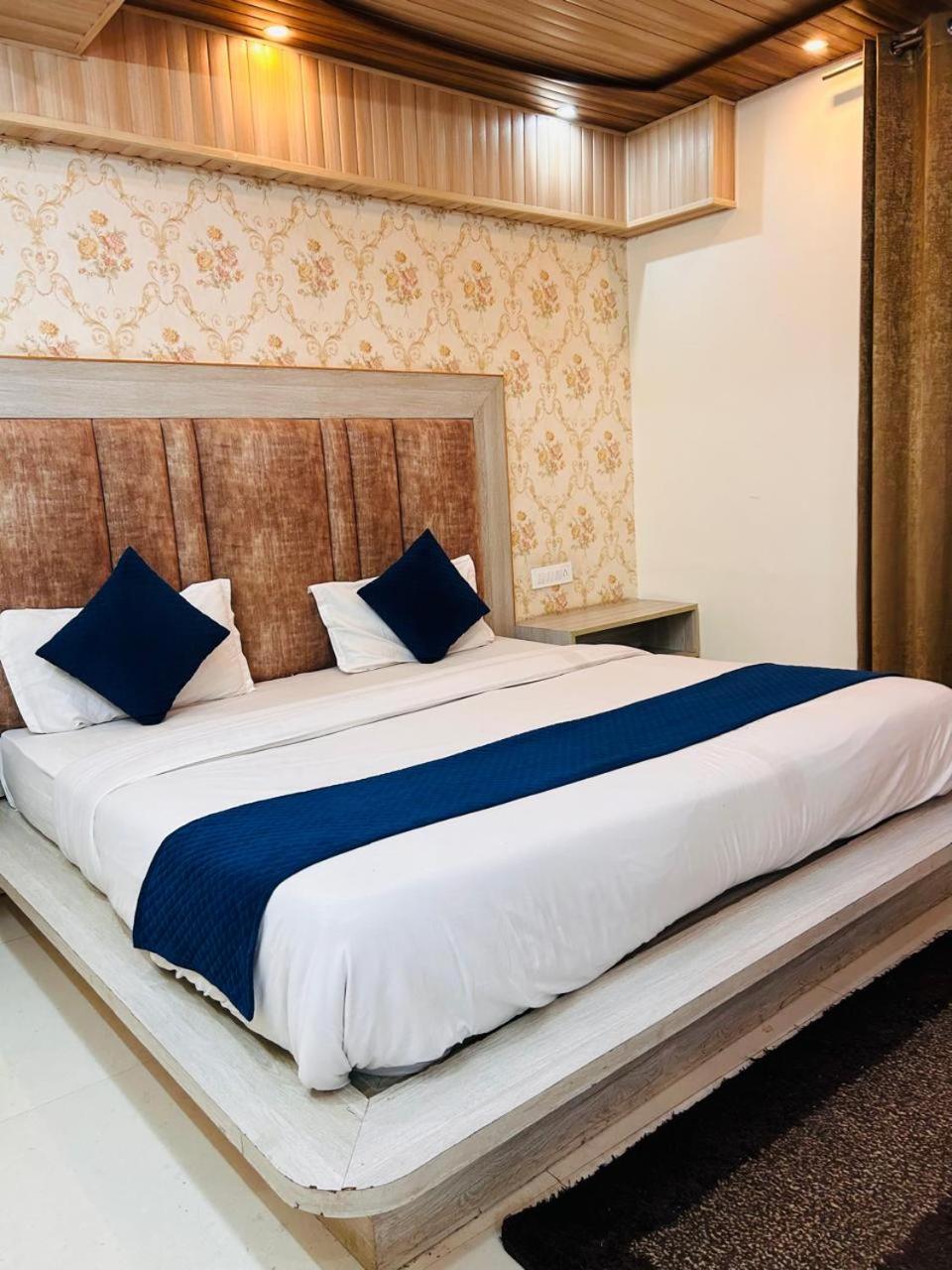 Yog Maya Regency B&B Шимла Екстериор снимка