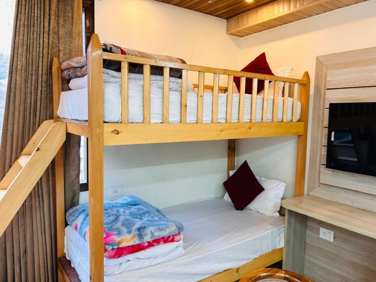 Yog Maya Regency B&B Шимла Екстериор снимка