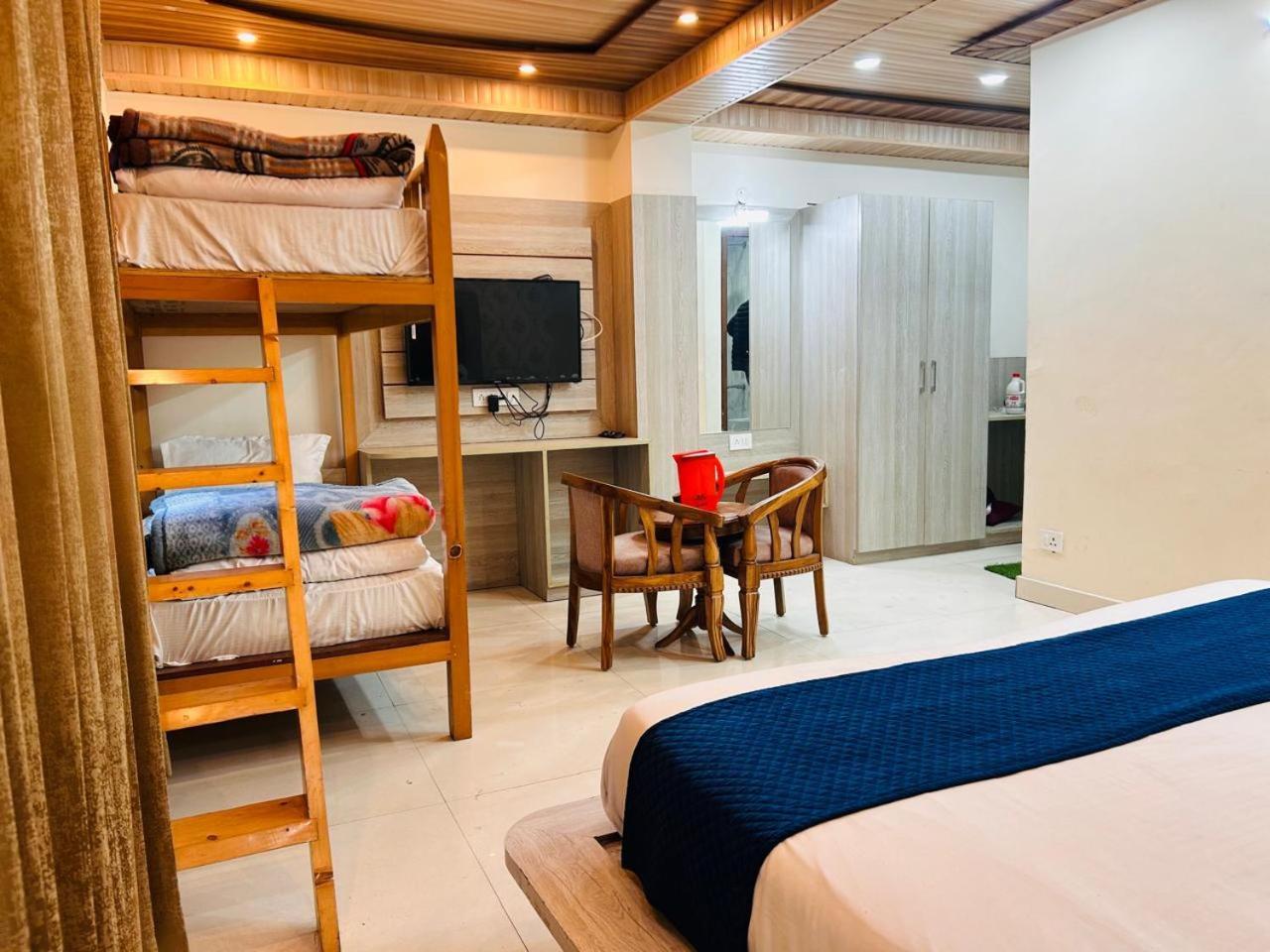 Yog Maya Regency B&B Шимла Екстериор снимка